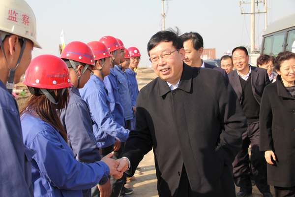 CCCC Director General Zhou Jichang and his followers visited FHEC Xinguang Road Lagoon Bridge in Lianyungang City