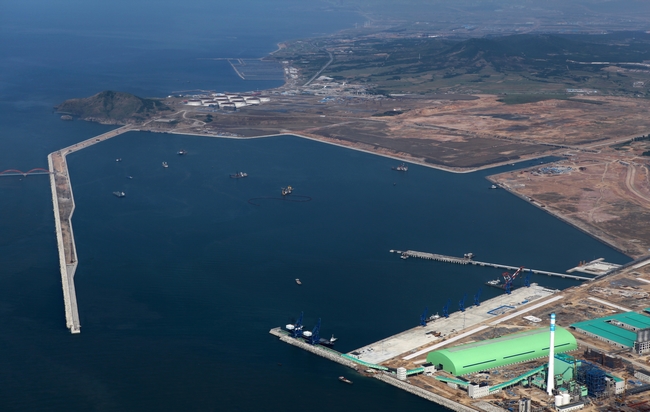 Completion and Acceptance of Breakwaters and Cofferdams for Northern Port Basin at Changxing Island
