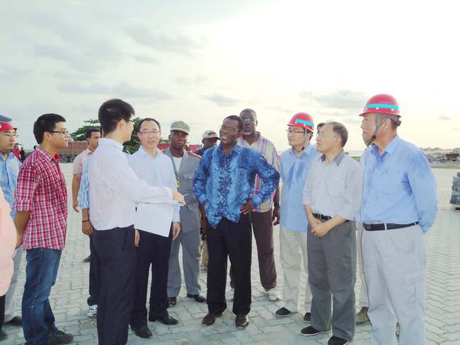 President of Equatorial Guinea Inspected FHEC’s Project at Bata Port