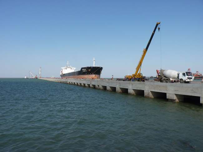 Completion in advance of General-Contracted Wharf Works of Phase III of Huanghua Port