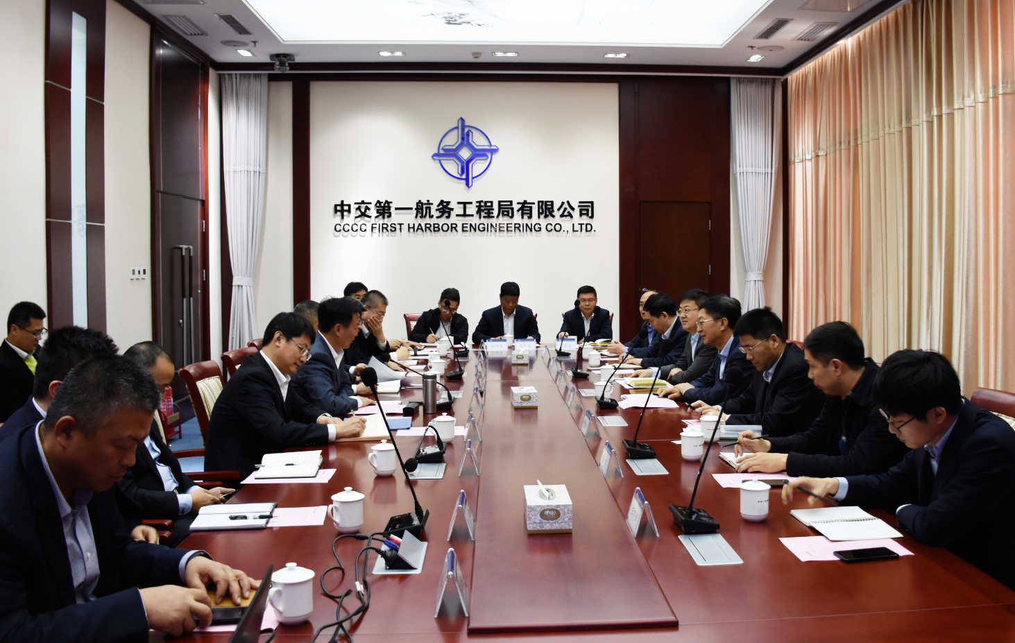 中国交建京津冀区域总部总经理黎儒国一行到公司交流座谈 