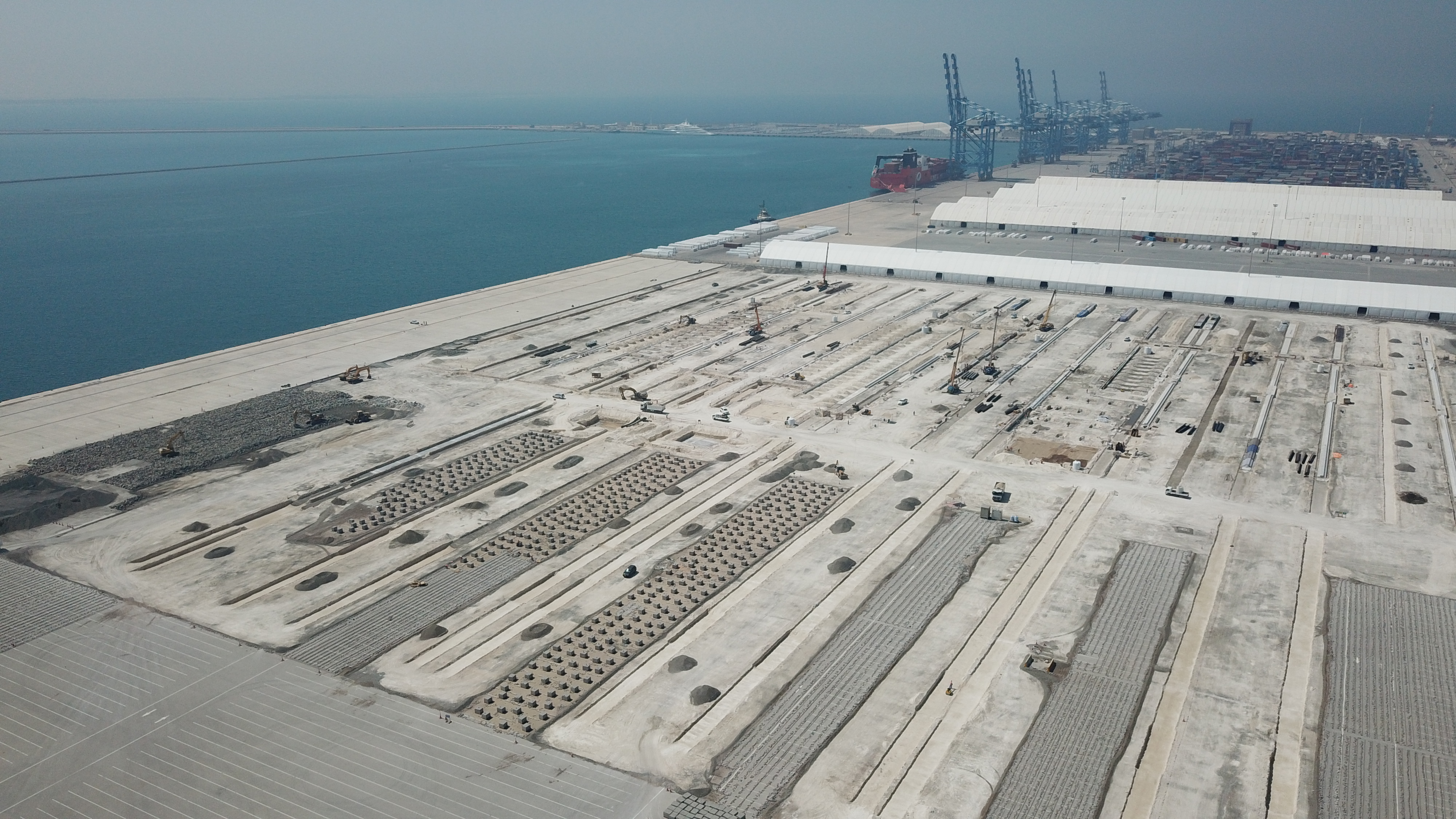 公司领导到阿联酋在建项目调研指导