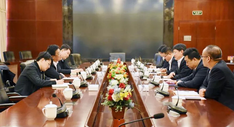 大连长兴岛管委会领导到公司交流座谈