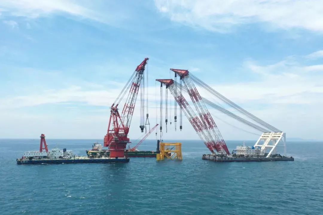 国内首个水深超40米升压站基础完工